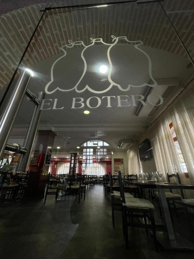 Hostal El Botero Monreal del Campo Esterno foto