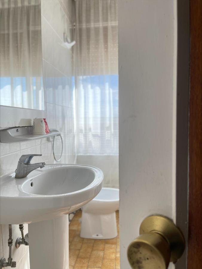Hostal El Botero Monreal del Campo Esterno foto